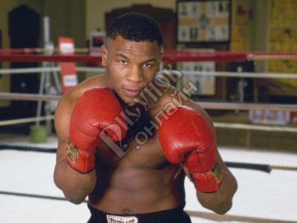 Молодой Майк Тайсон (Mike Tyson) в расцвете своей боксерской карьеры